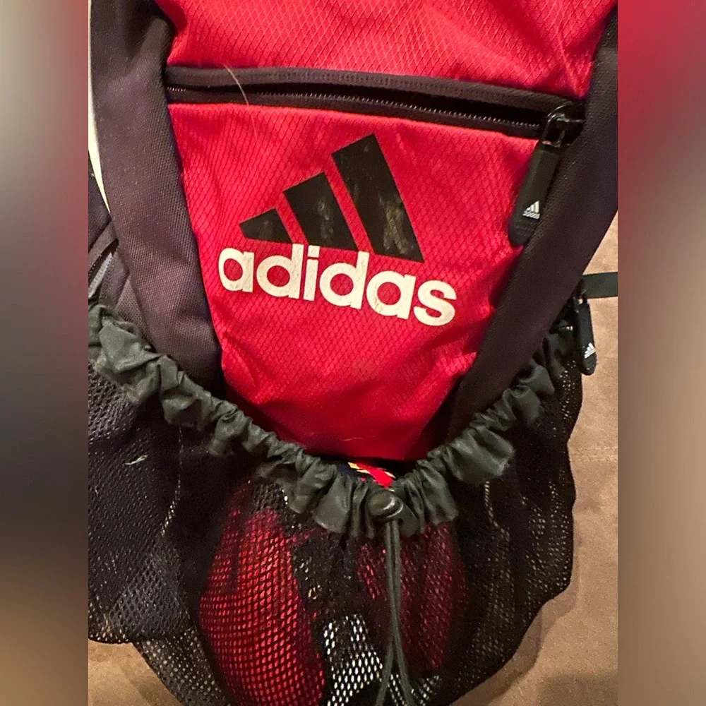Vintage Adidas Load Spring Soccer/ Football /basketball Backpack. Red and black - Picture 3 of 8